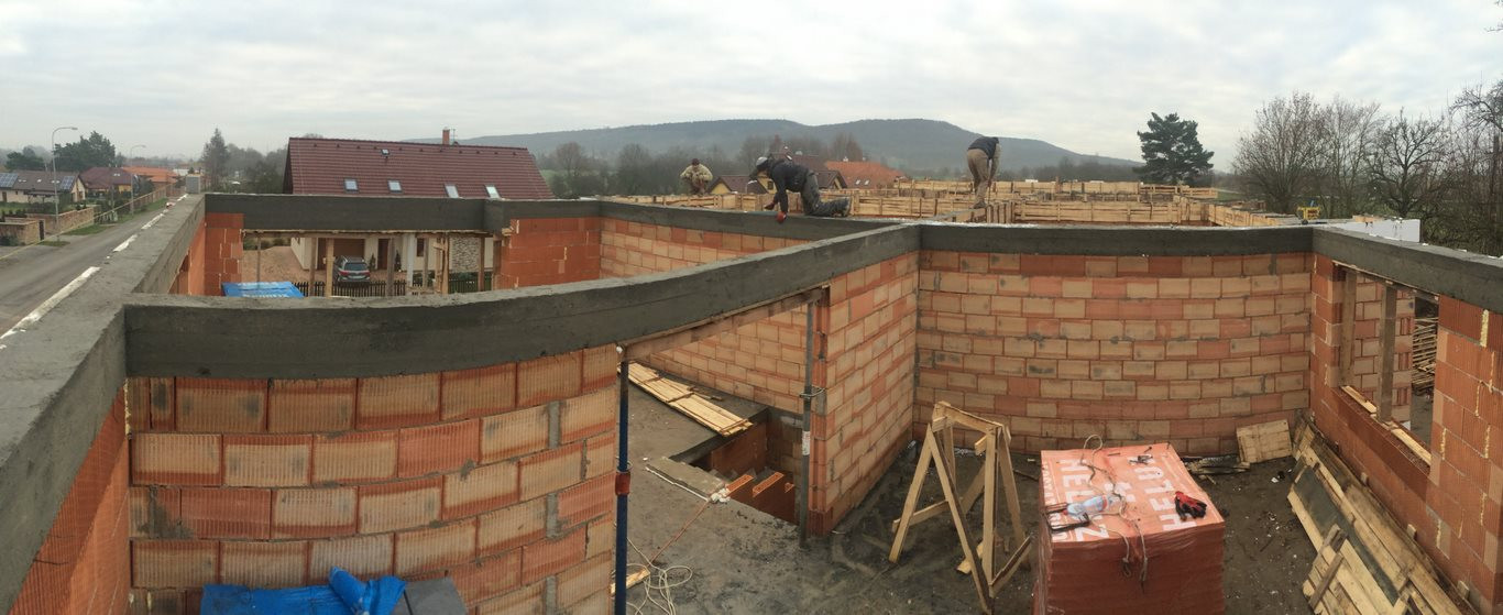 Stavba in progress: projekt 14-ti řadových domů Na Celně – Mladá Boleslav.